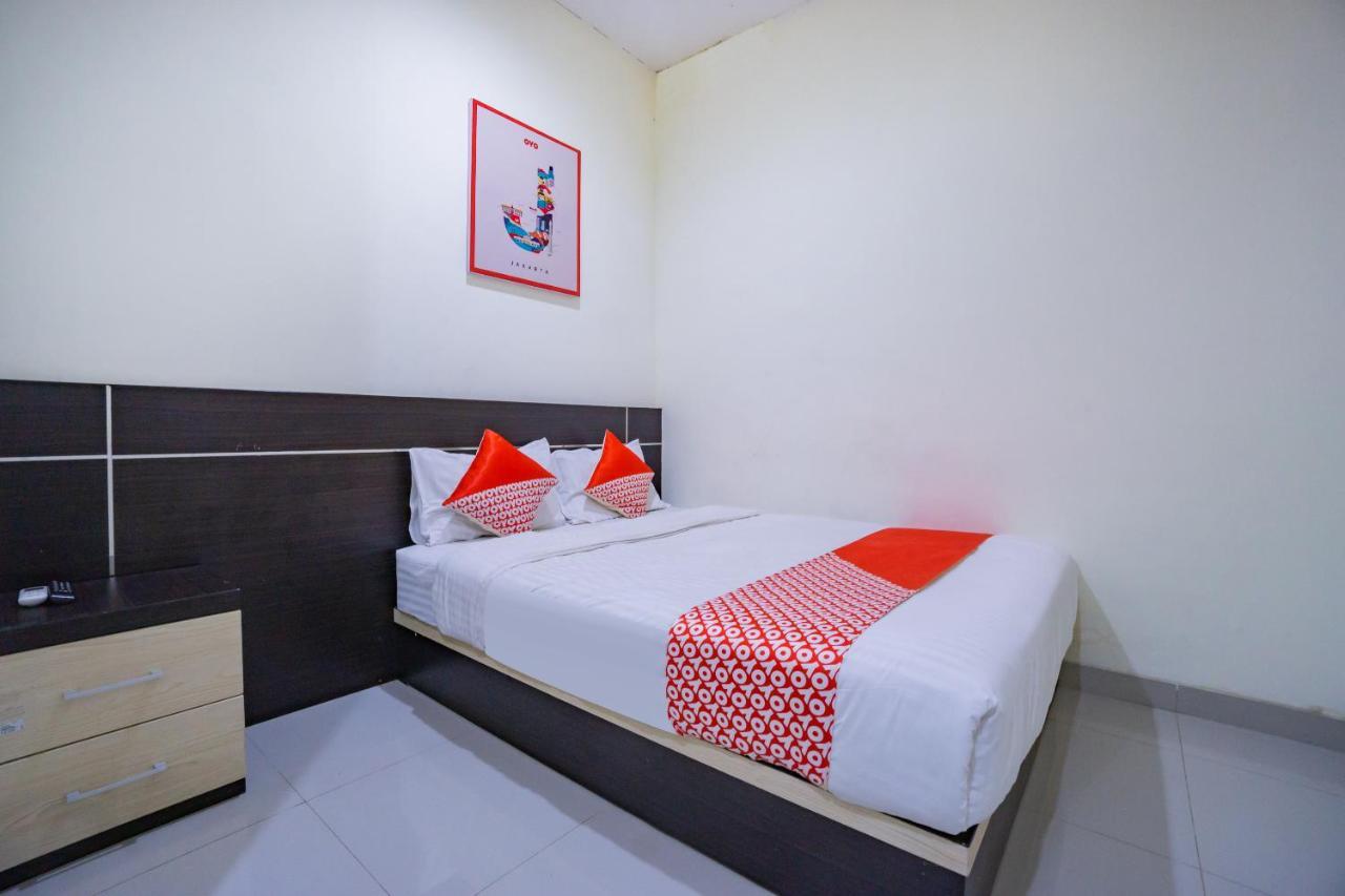 Hotel Oyo 2357 Syariah Grand Raudhah Yakarta Exterior foto
