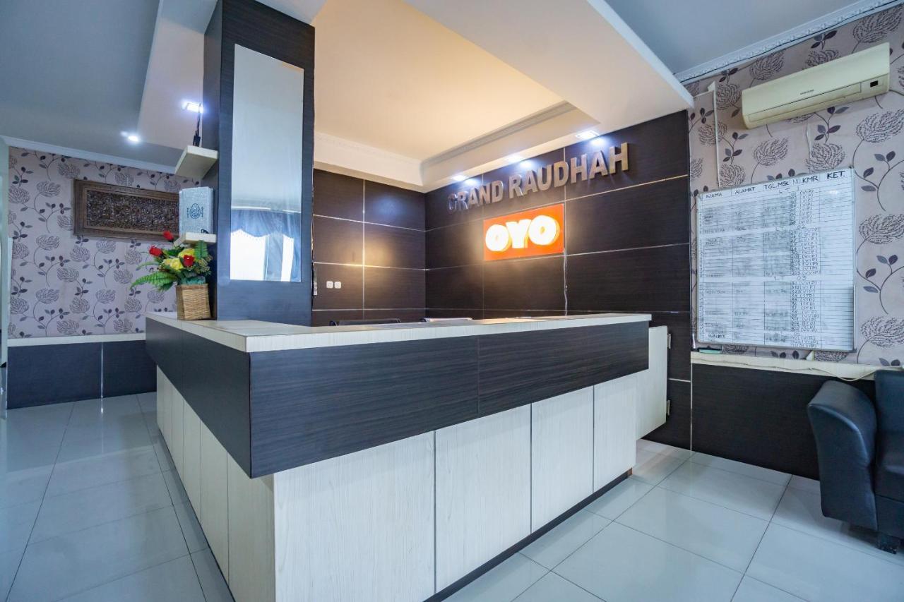 Hotel Oyo 2357 Syariah Grand Raudhah Yakarta Exterior foto
