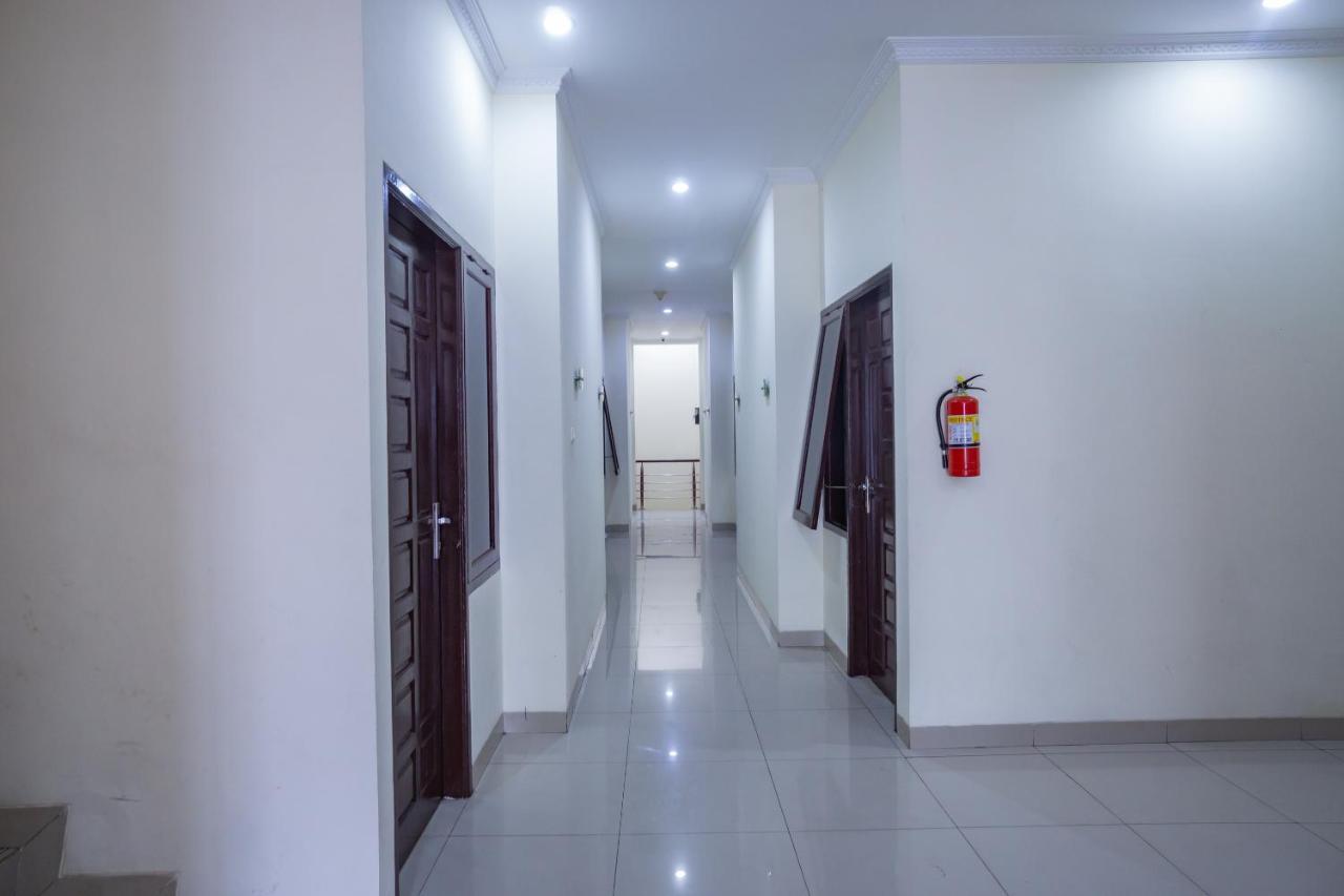 Hotel Oyo 2357 Syariah Grand Raudhah Yakarta Exterior foto