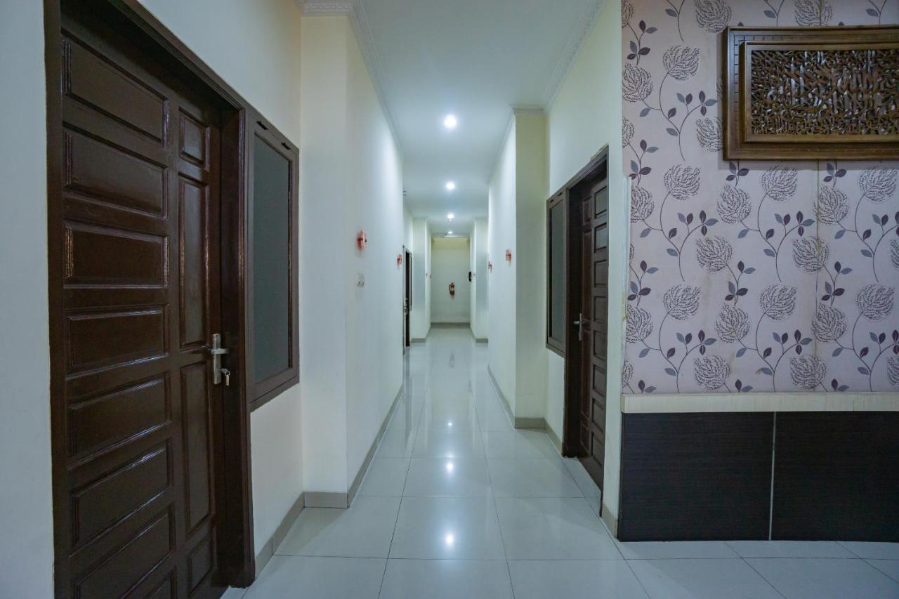 Hotel Oyo 2357 Syariah Grand Raudhah Yakarta Exterior foto