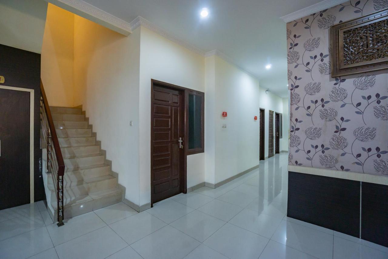 Hotel Oyo 2357 Syariah Grand Raudhah Yakarta Exterior foto