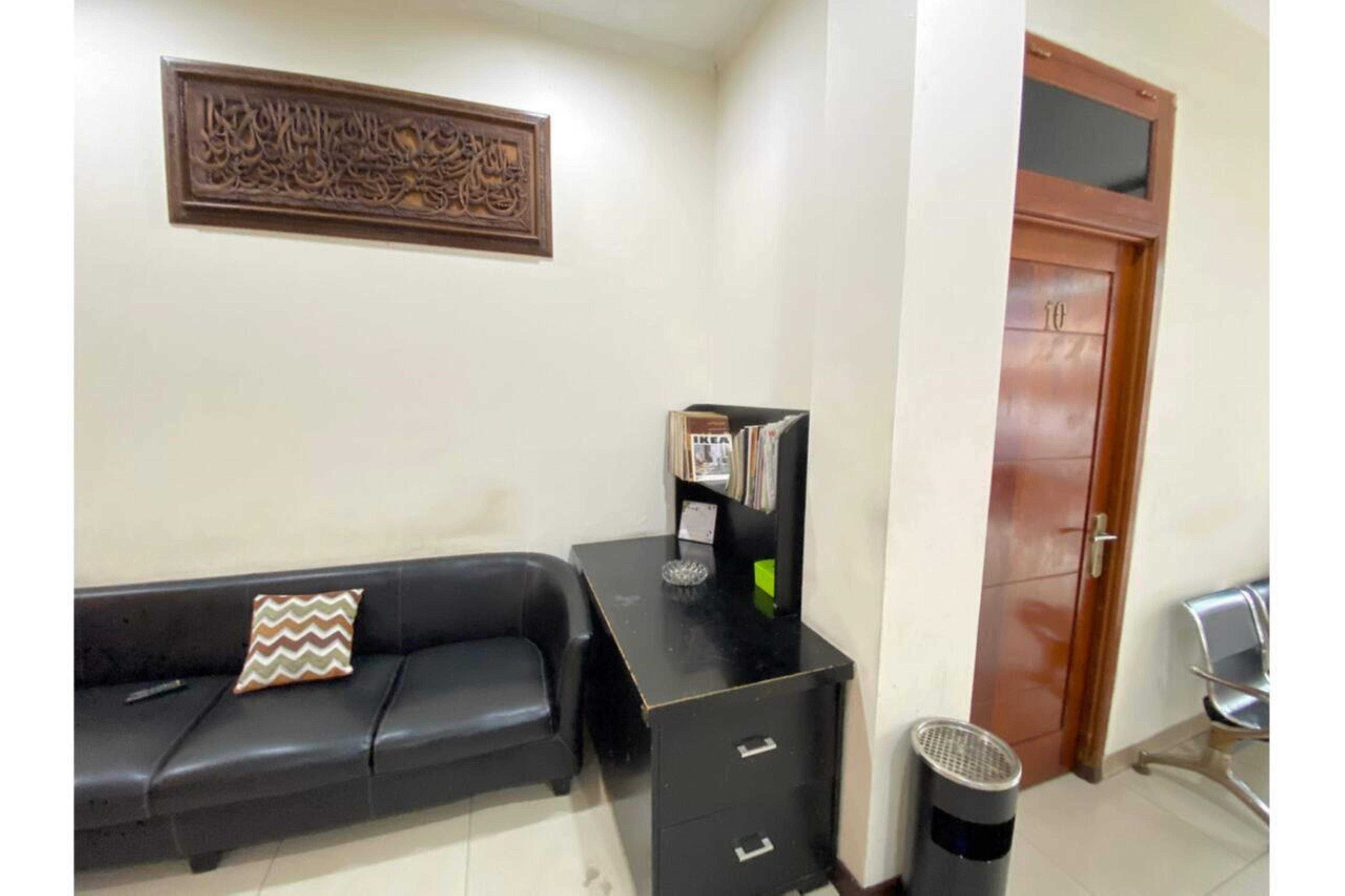 Hotel Oyo 2357 Syariah Grand Raudhah Yakarta Exterior foto