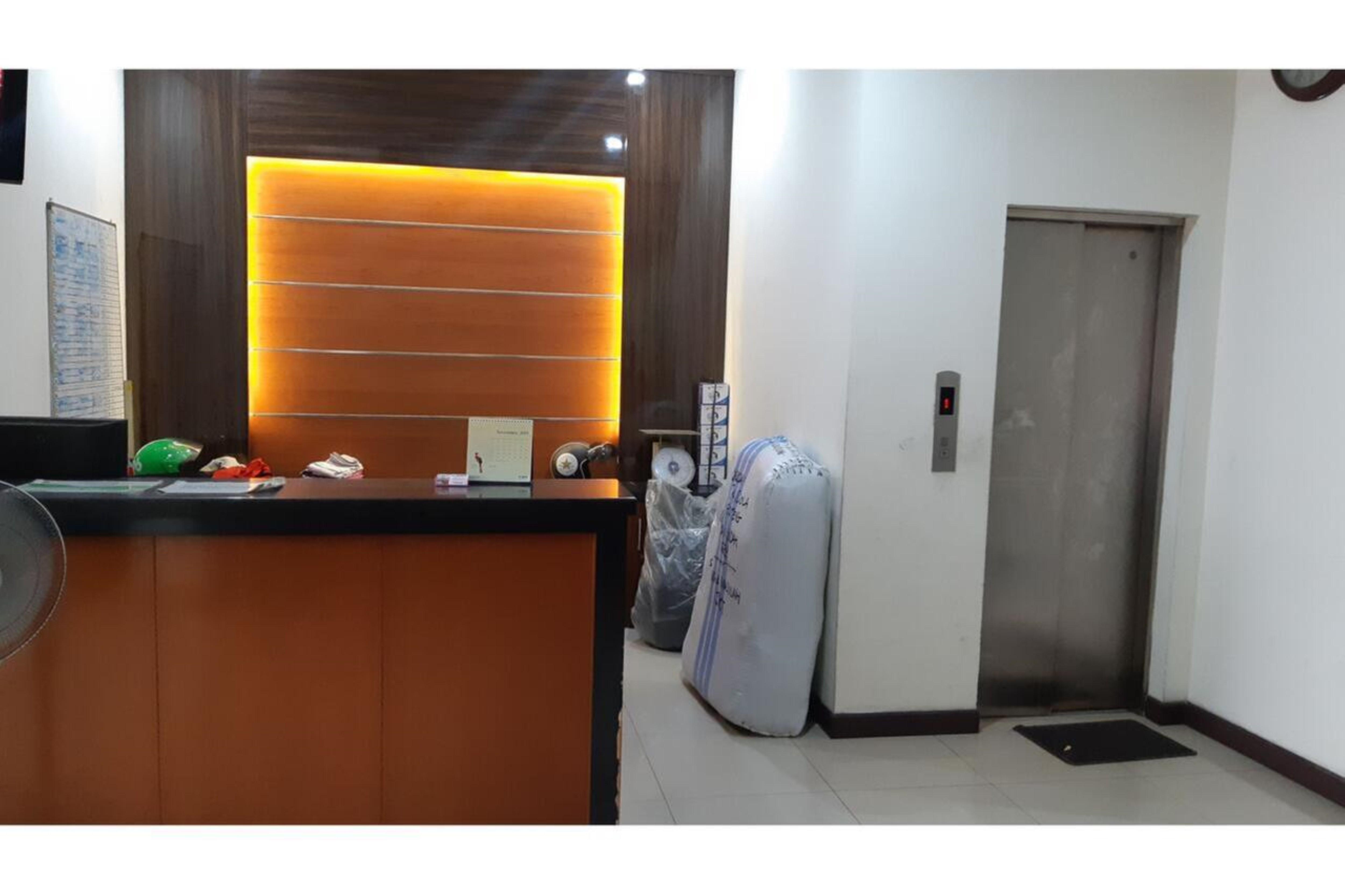 Hotel Oyo 2357 Syariah Grand Raudhah Yakarta Exterior foto